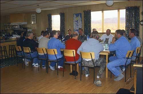 Peterson'S Point Lake Lodge Йелоунайф Екстериор снимка