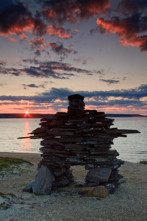 Peterson'S Point Lake Lodge Йелоунайф Екстериор снимка