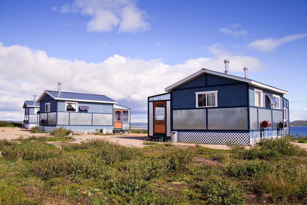 Peterson'S Point Lake Lodge Йелоунайф Екстериор снимка